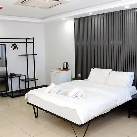 Biglife Hotel
