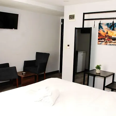 Biglife Hotel *