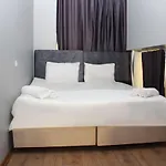 Hotel Biglife *