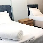 Hotel Biglife *