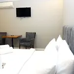 Hotel Biglife *
