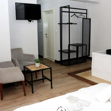 Hotel Biglife *