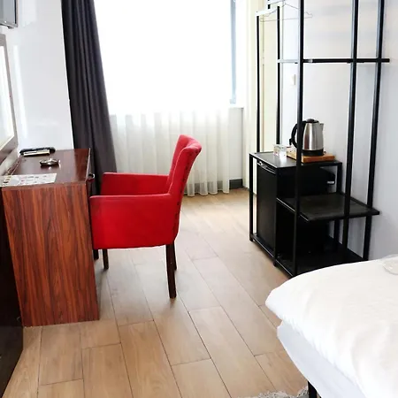 Biglife Hotel