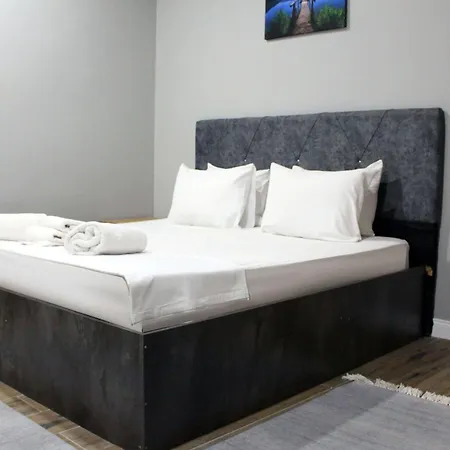 Hotel Biglife