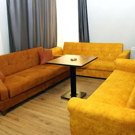Hotel Biglife